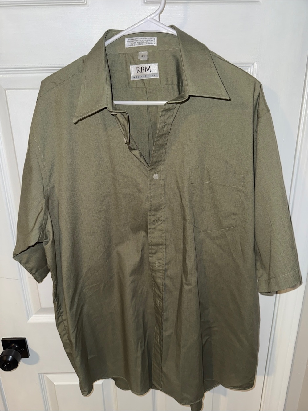 RBM Wrinkle-Free Men’s Casual Short-Sleeve Shirt in Olive Green